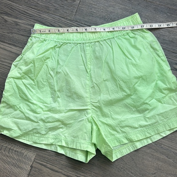 TNA | Aritzia Claremont shorts in fresh mint green - Picture 8 of 13